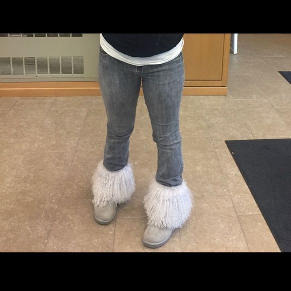 💙HTF💙 UGG RARE Mongolian Fur Short Women’s Boots - Picture 12 of 12